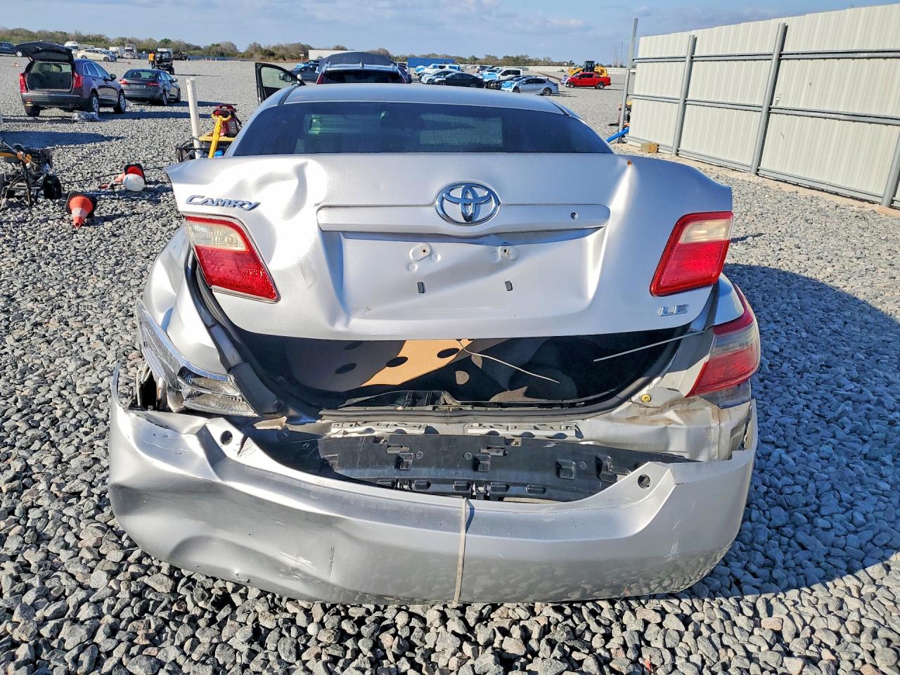 2009 TOYOTA CAMRY LE photo 6