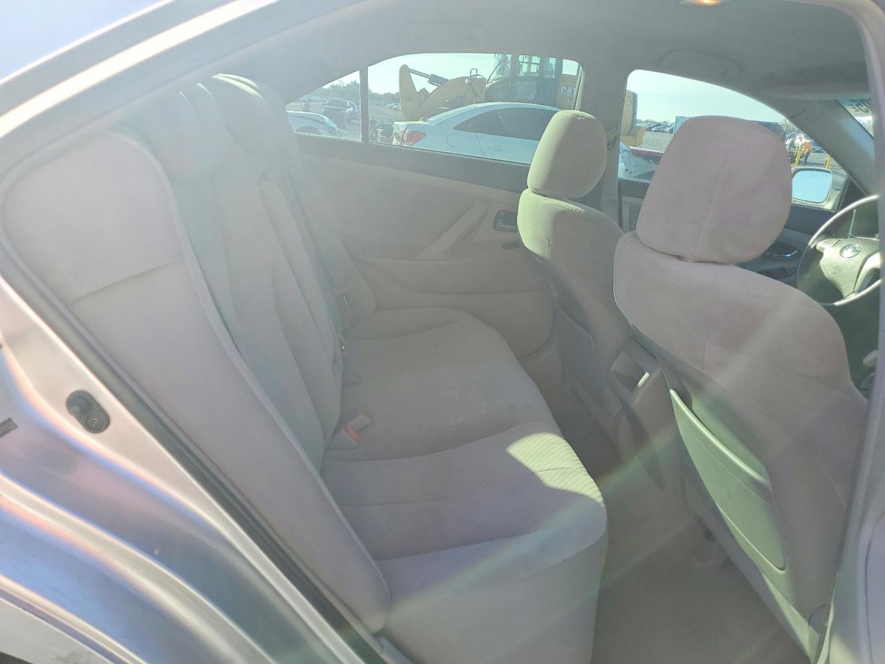 2009 TOYOTA CAMRY LE photo 10