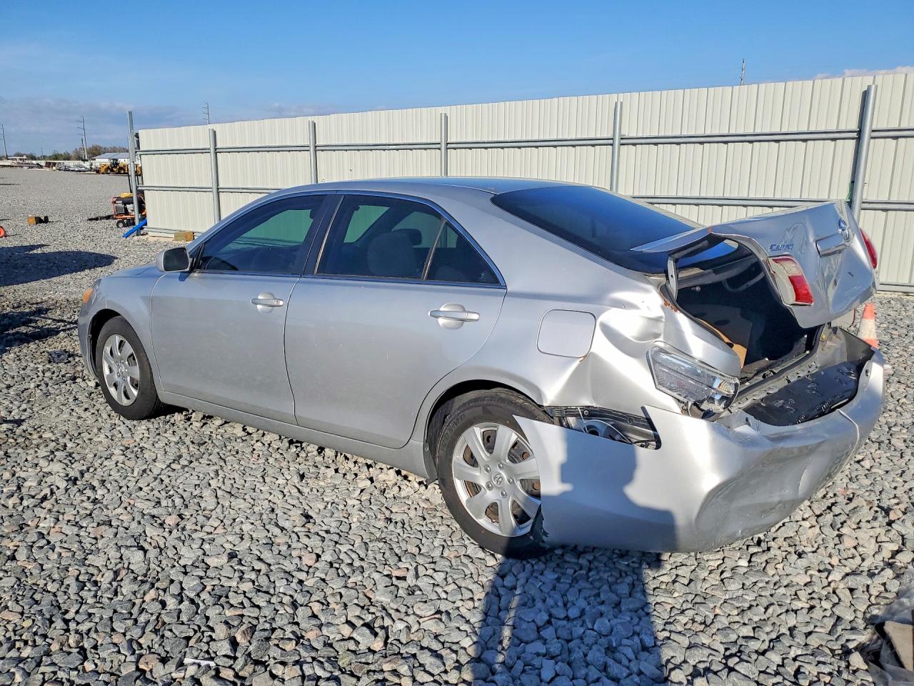 2009 TOYOTA CAMRY LE photo 2