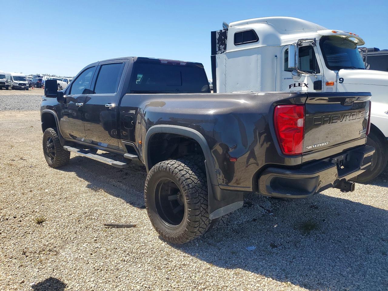 2020 CHEVROLET SILVERADO K3500 HIGH COUNTRY photo 3