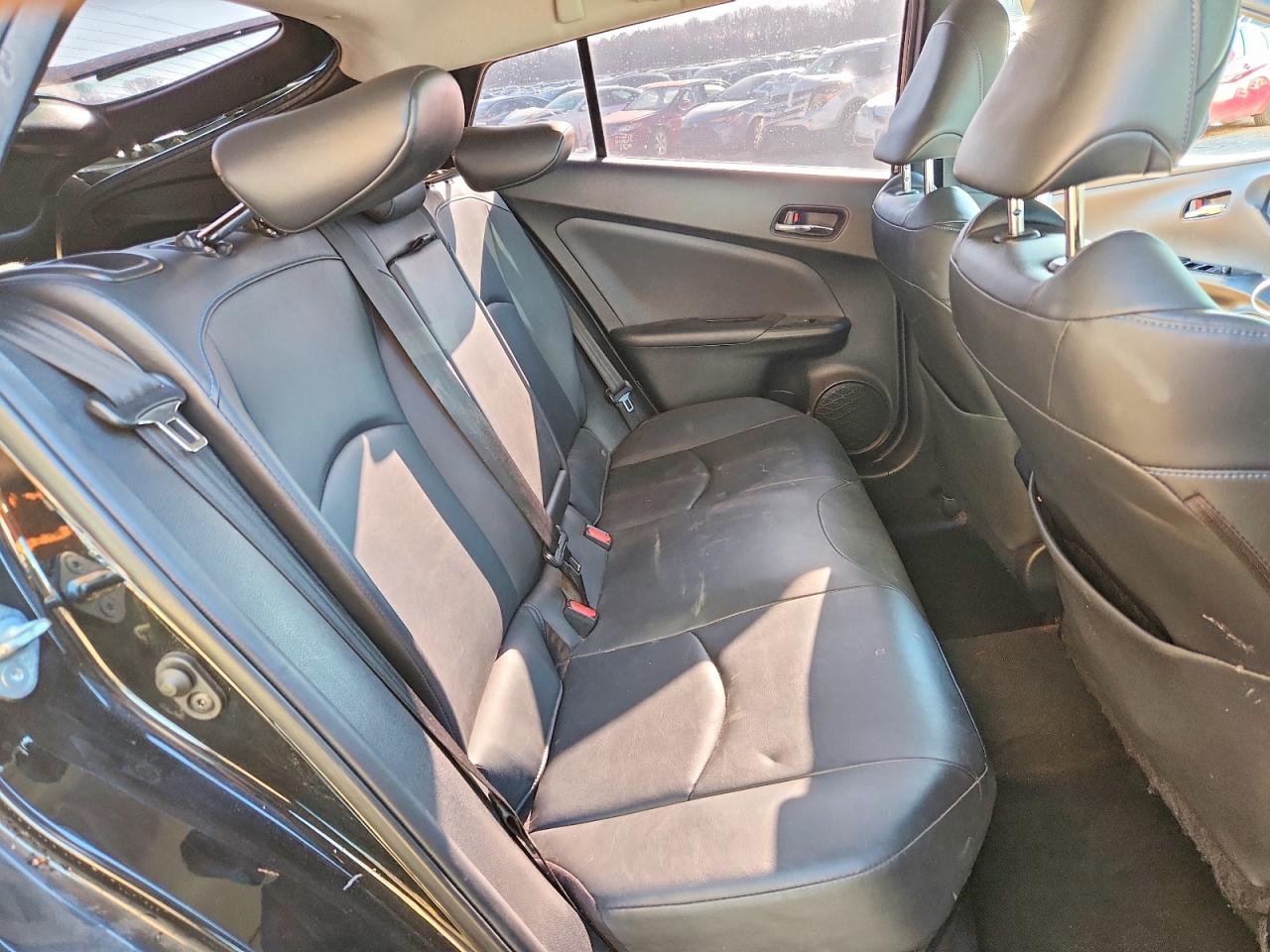 2018 TOYOTA PRIUS THREE TOURING photo 10