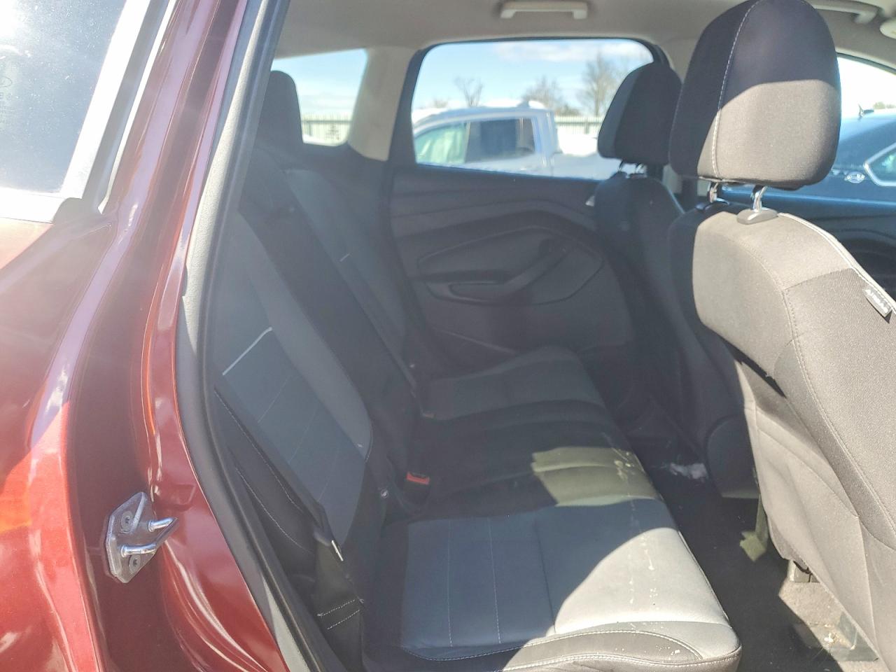 2015 FORD ESCAPE SE photo 19
