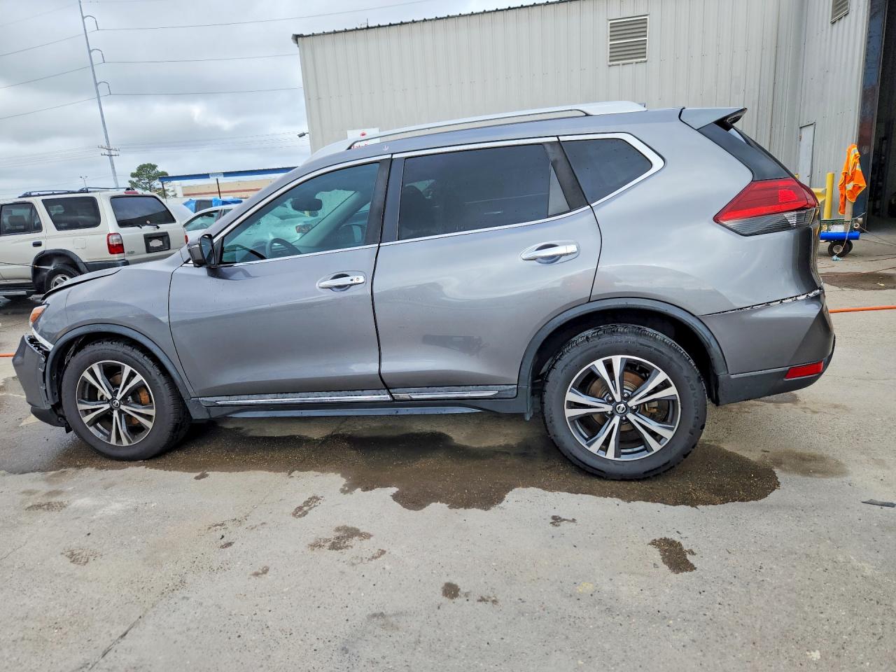 2018 NISSAN ROGUE SL photo 2