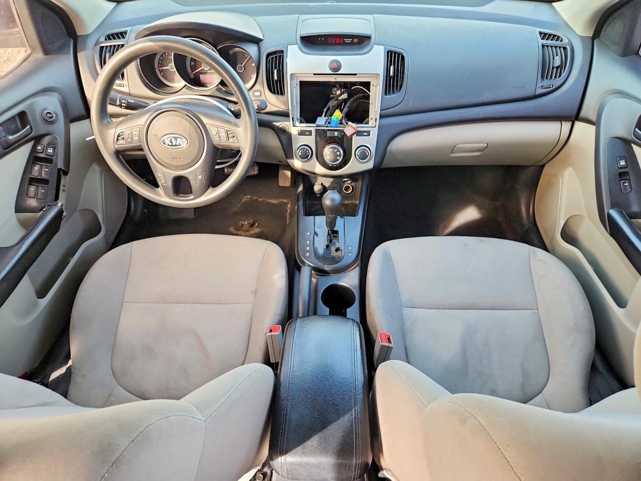 2010 KIA FORTE EX photo 8