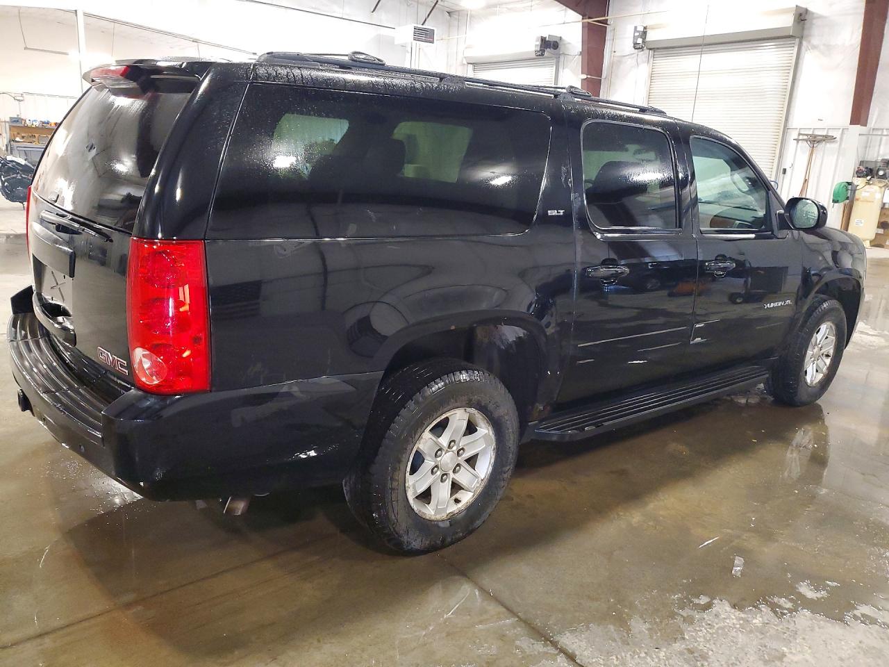 2011 GMC YUKON XL K1500 SLT photo 9