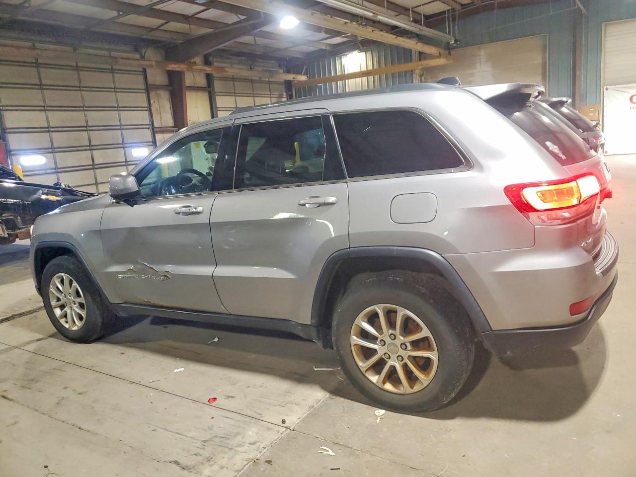 2015 JEEP GRAND CHEROKEE LAREDO photo 4