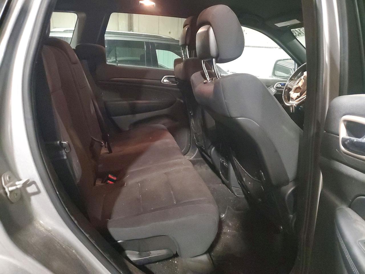 2015 JEEP GRAND CHEROKEE LAREDO photo 31