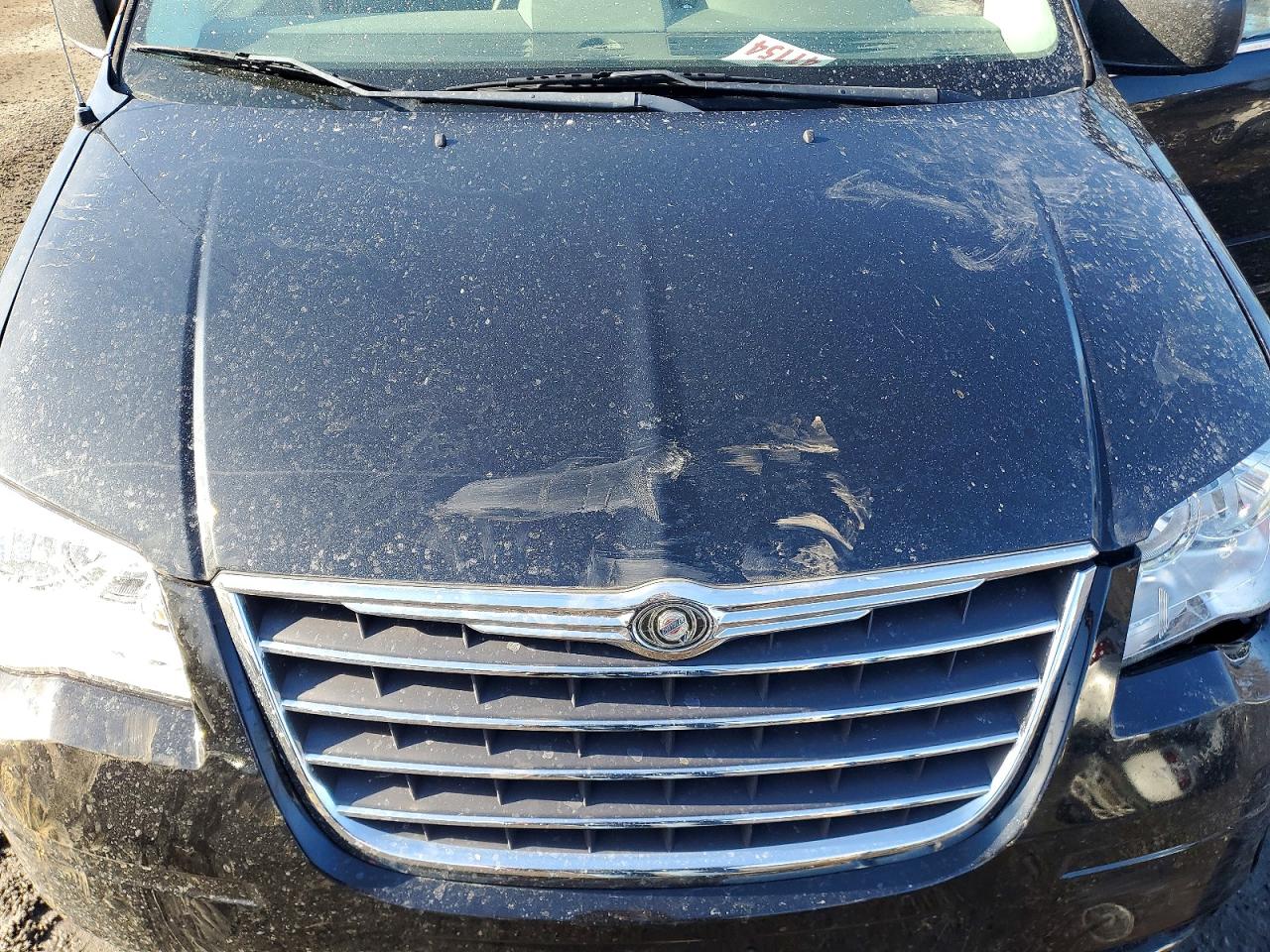 2010 CHRYSLER TOWN & COUNTRY LX photo 31