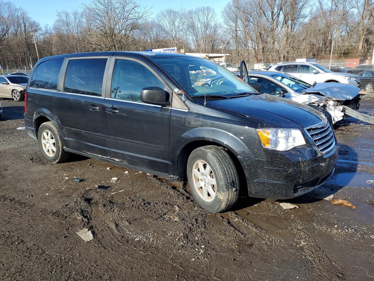2010 CHRYSLER TOWN & COUNTRY LX photo 10