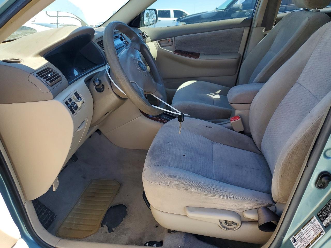 2005 TOYOTA COROLLA photo 19