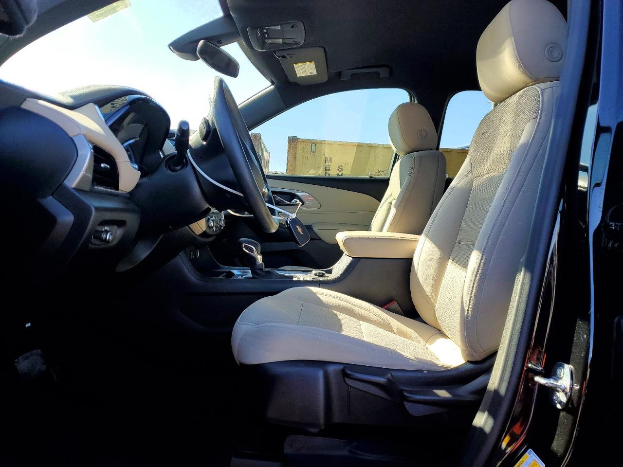 2023 CHEVROLET TRAVERSE LS photo 7