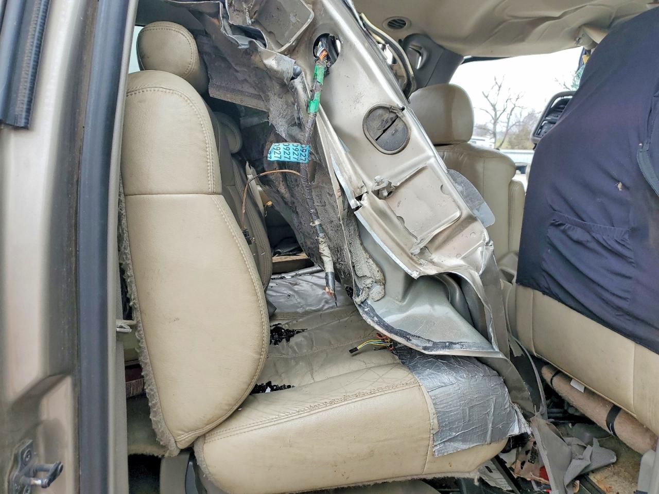 2000 CHEVROLET SUBURBAN K1500 photo 31