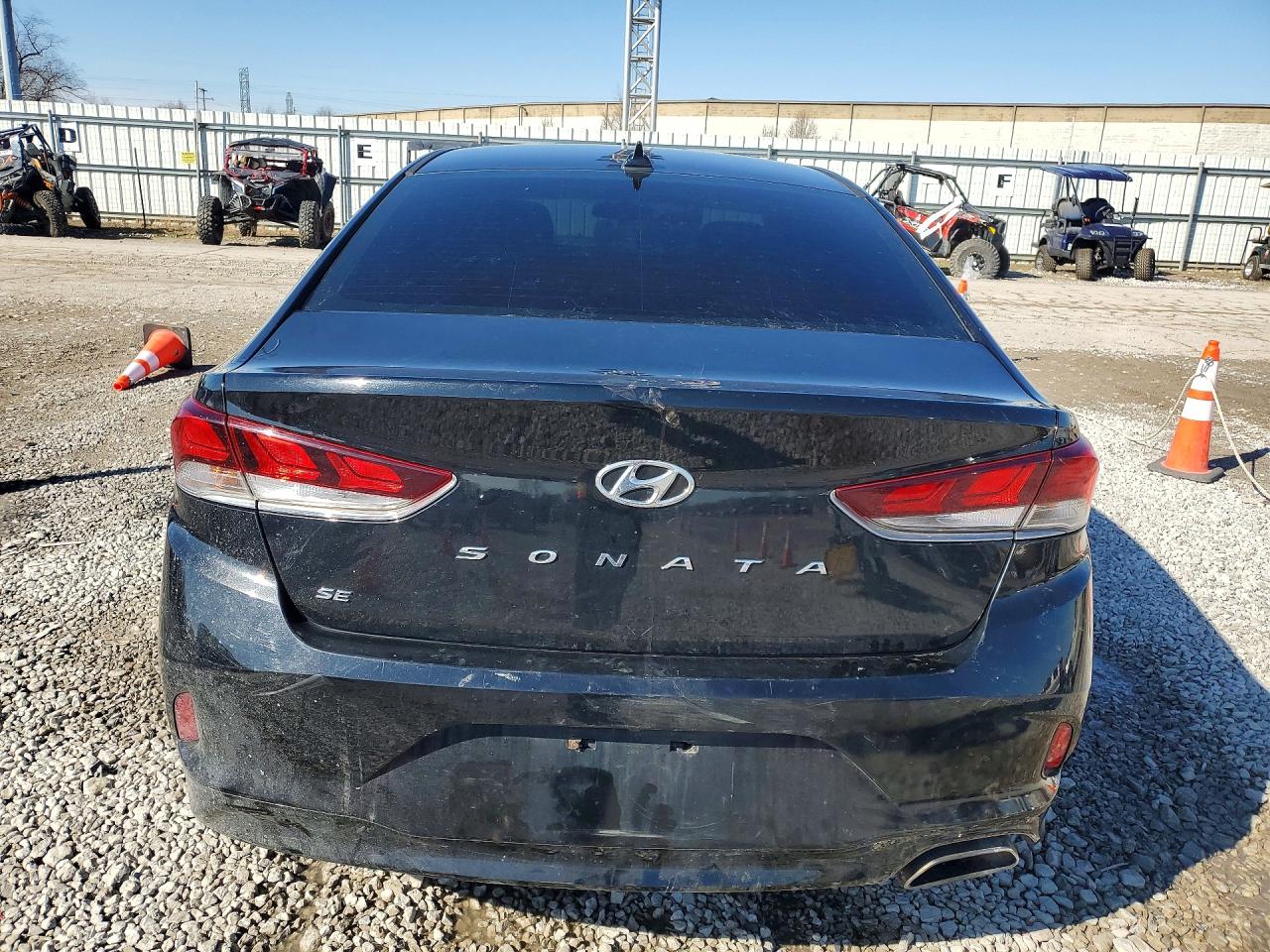 2018 HYUNDAI SONATA SE photo 16