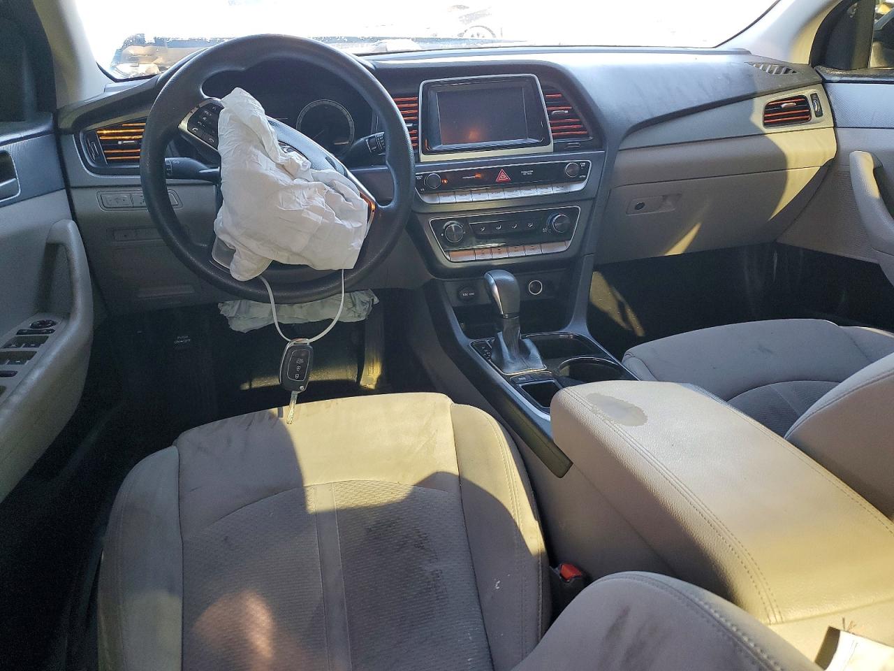 2018 HYUNDAI SONATA SE photo 22