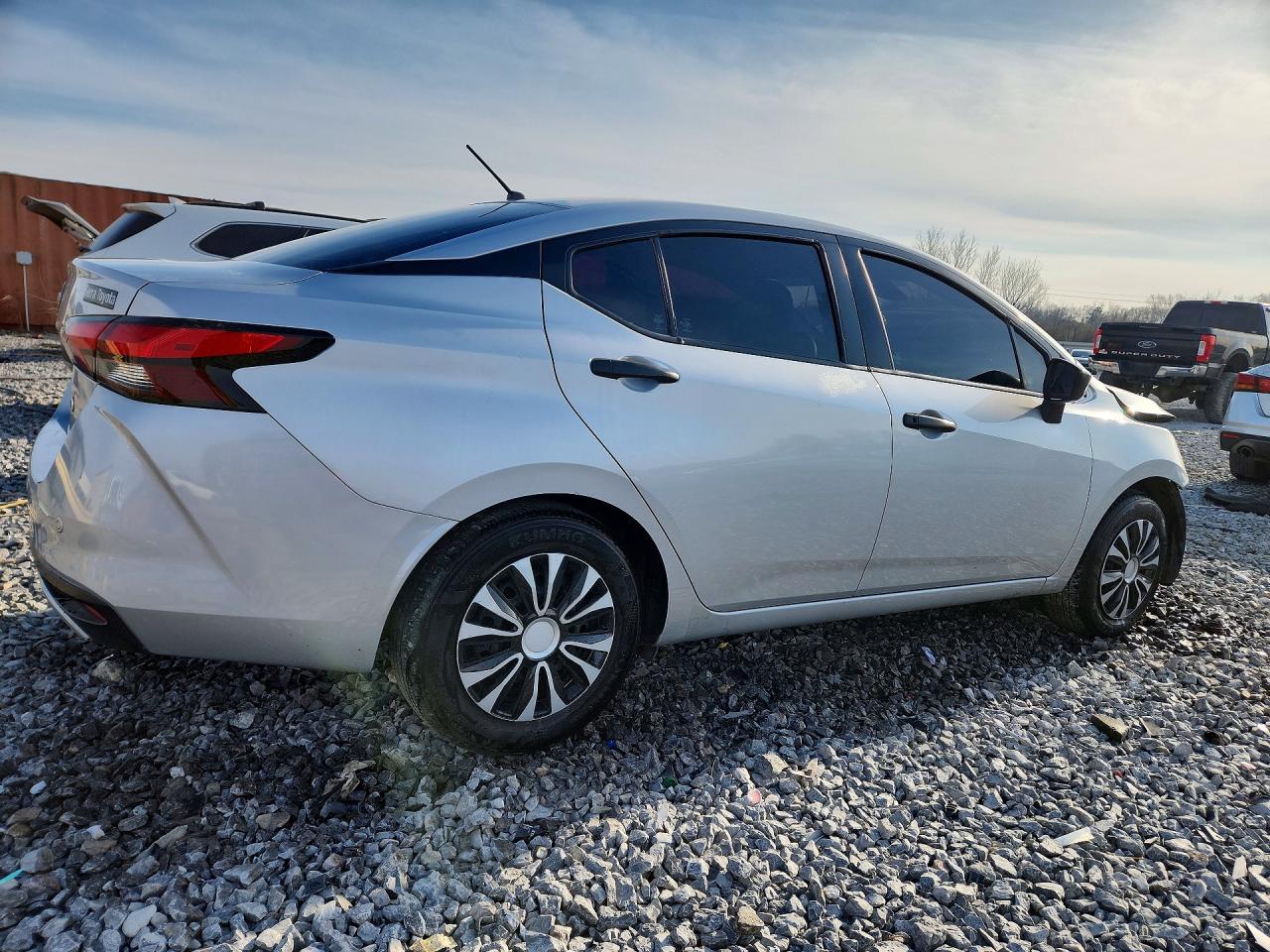 2025 NISSAN VERSA S photo 5