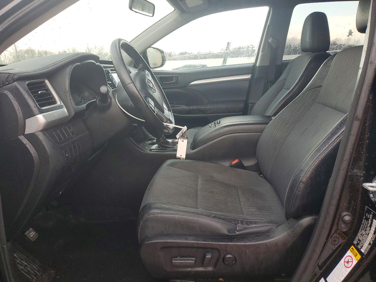 2016 TOYOTA HIGHLANDER LE PLUS photo 13