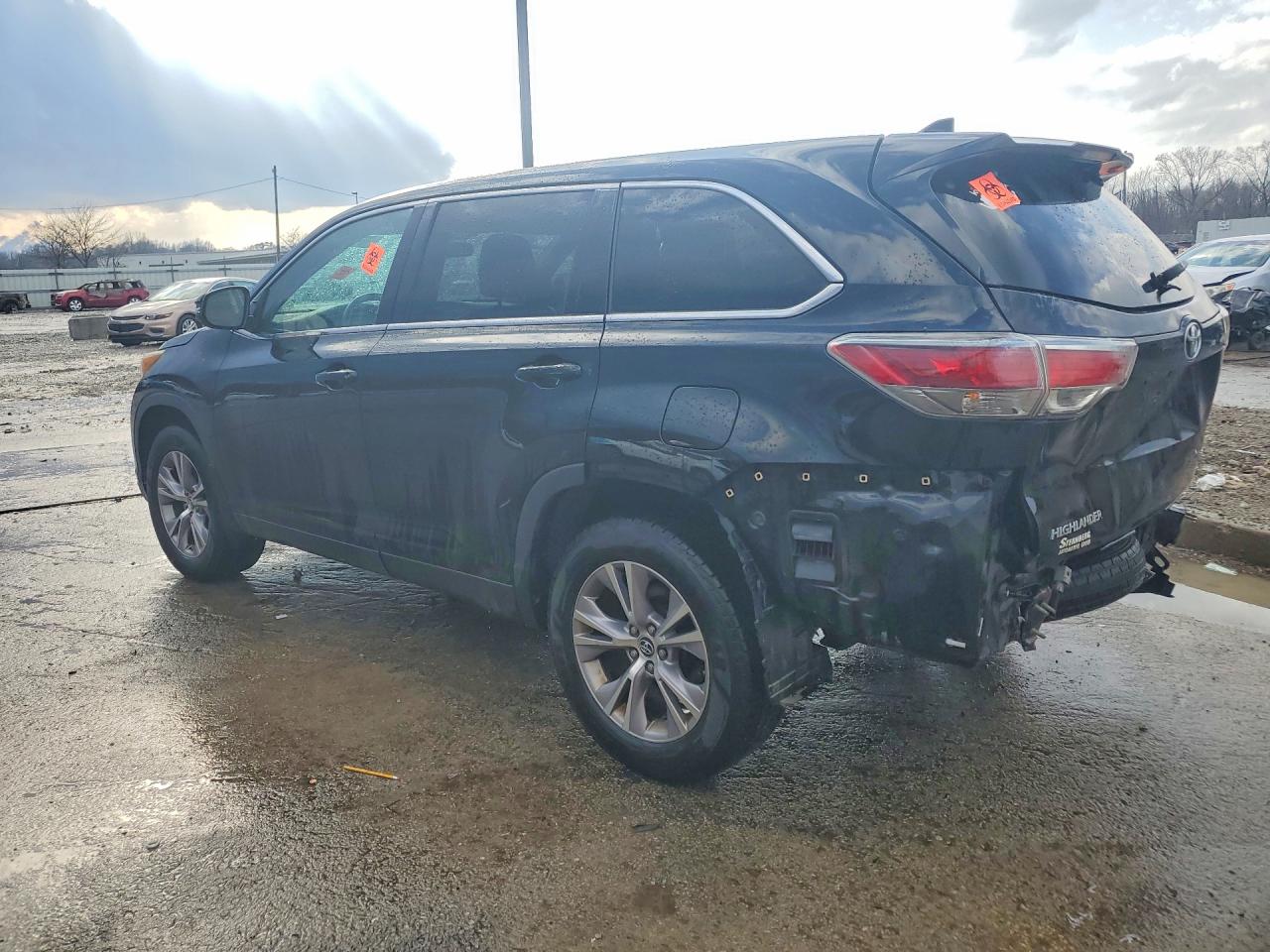 2016 TOYOTA HIGHLANDER LE PLUS photo 3