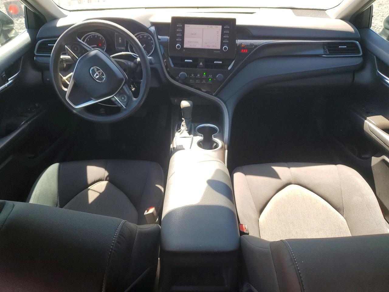2021 TOYOTA CAMRY LE photo 15