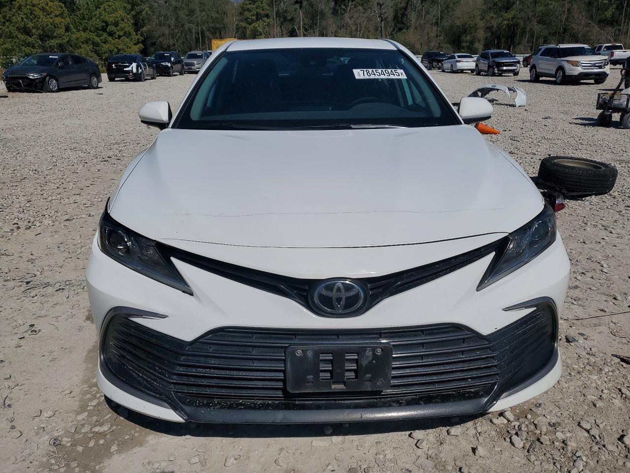 2021 TOYOTA CAMRY LE photo 9