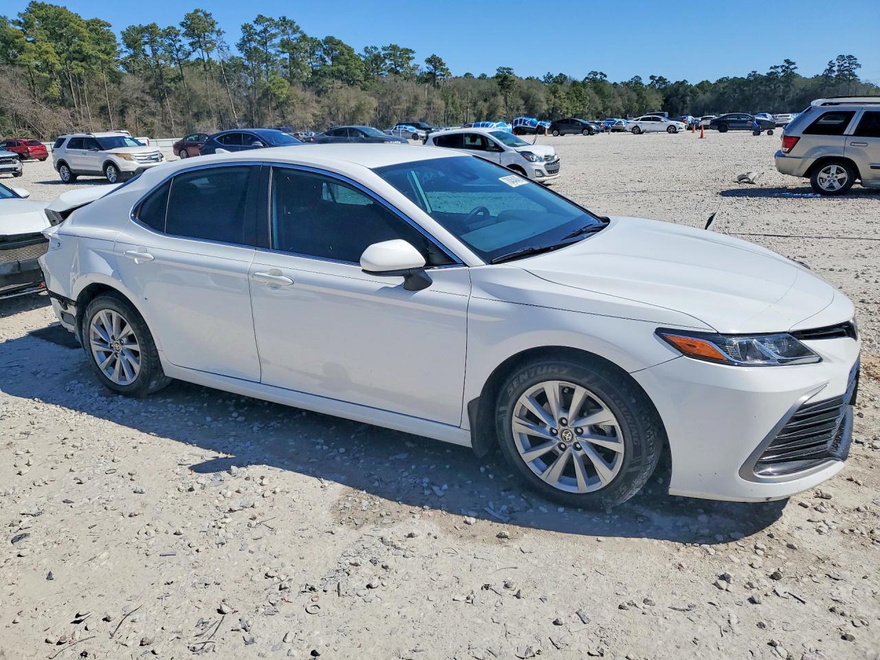 2021 TOYOTA CAMRY LE photo 7
