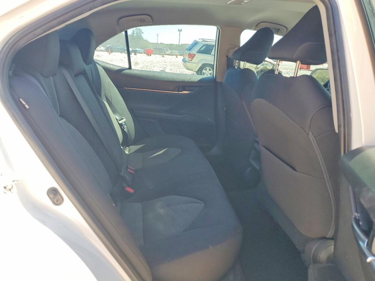 2021 TOYOTA CAMRY LE photo 19