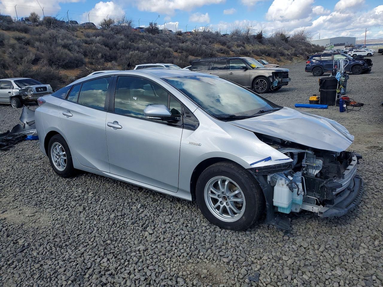 2017 TOYOTA PRIUS TWO ECO photo 7
