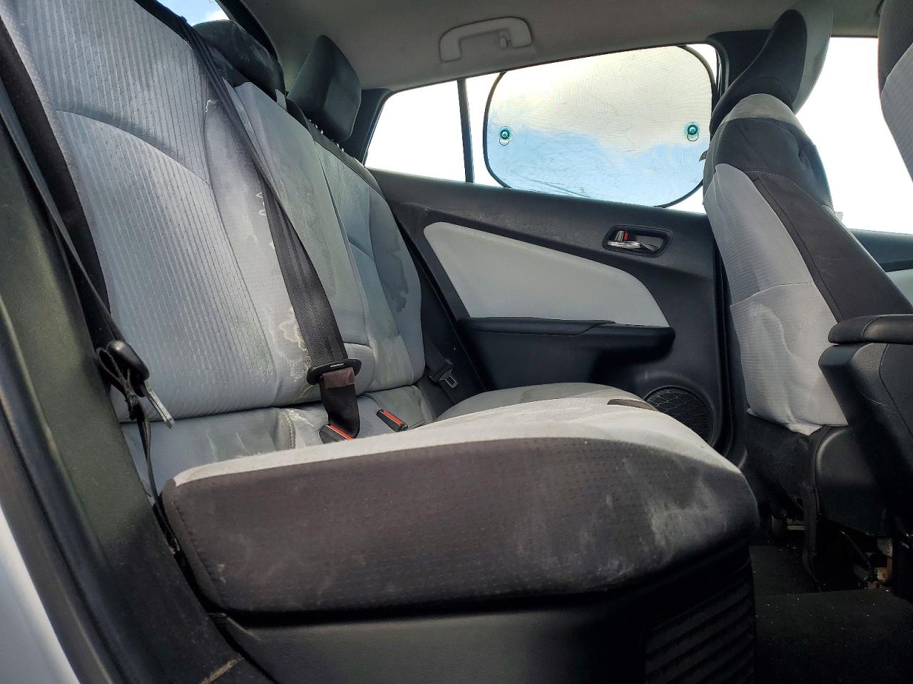 2017 TOYOTA PRIUS TWO ECO photo 19