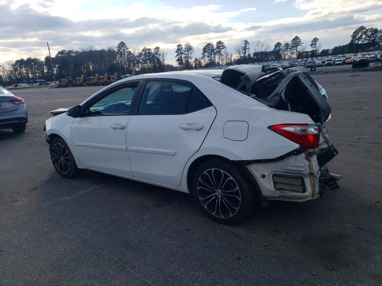 2015 TOYOTA COROLLA L photo 2