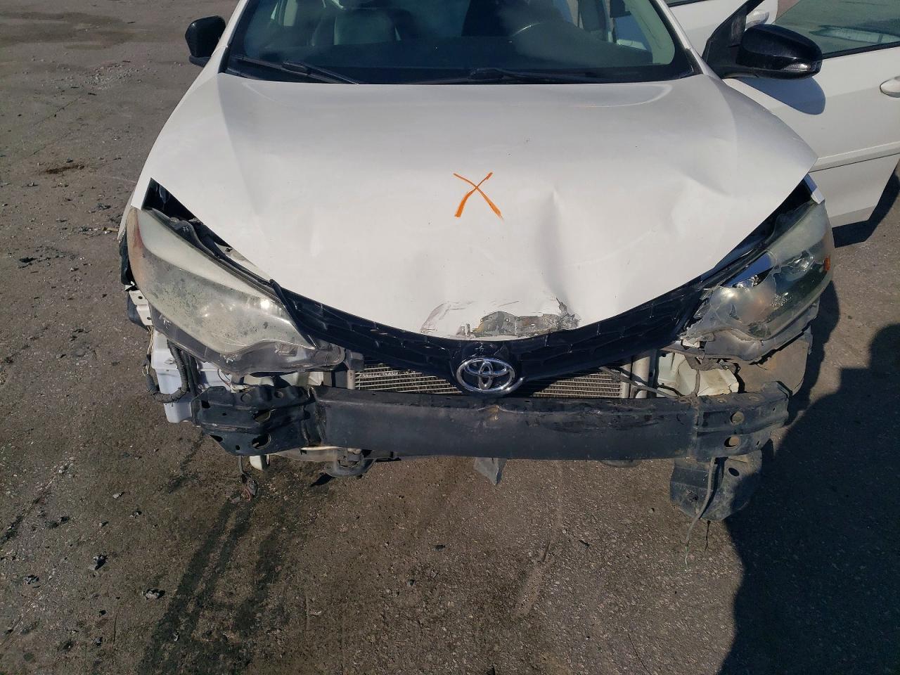 2015 TOYOTA COROLLA L photo 11