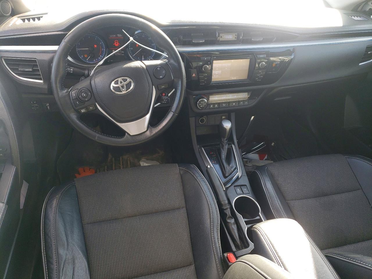 2015 TOYOTA COROLLA L photo 8