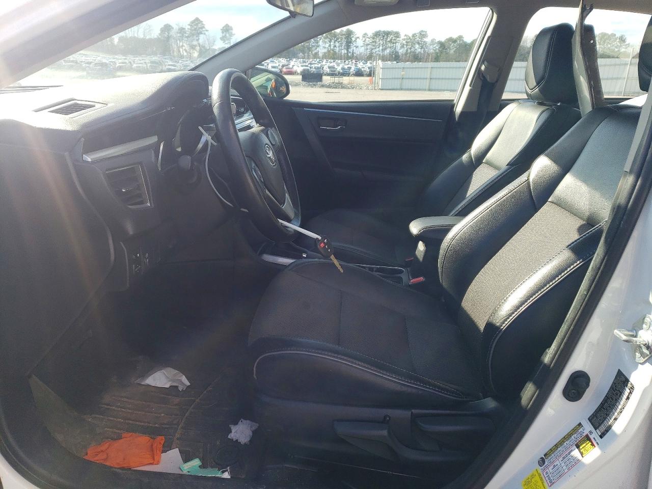 2015 TOYOTA COROLLA L photo 7