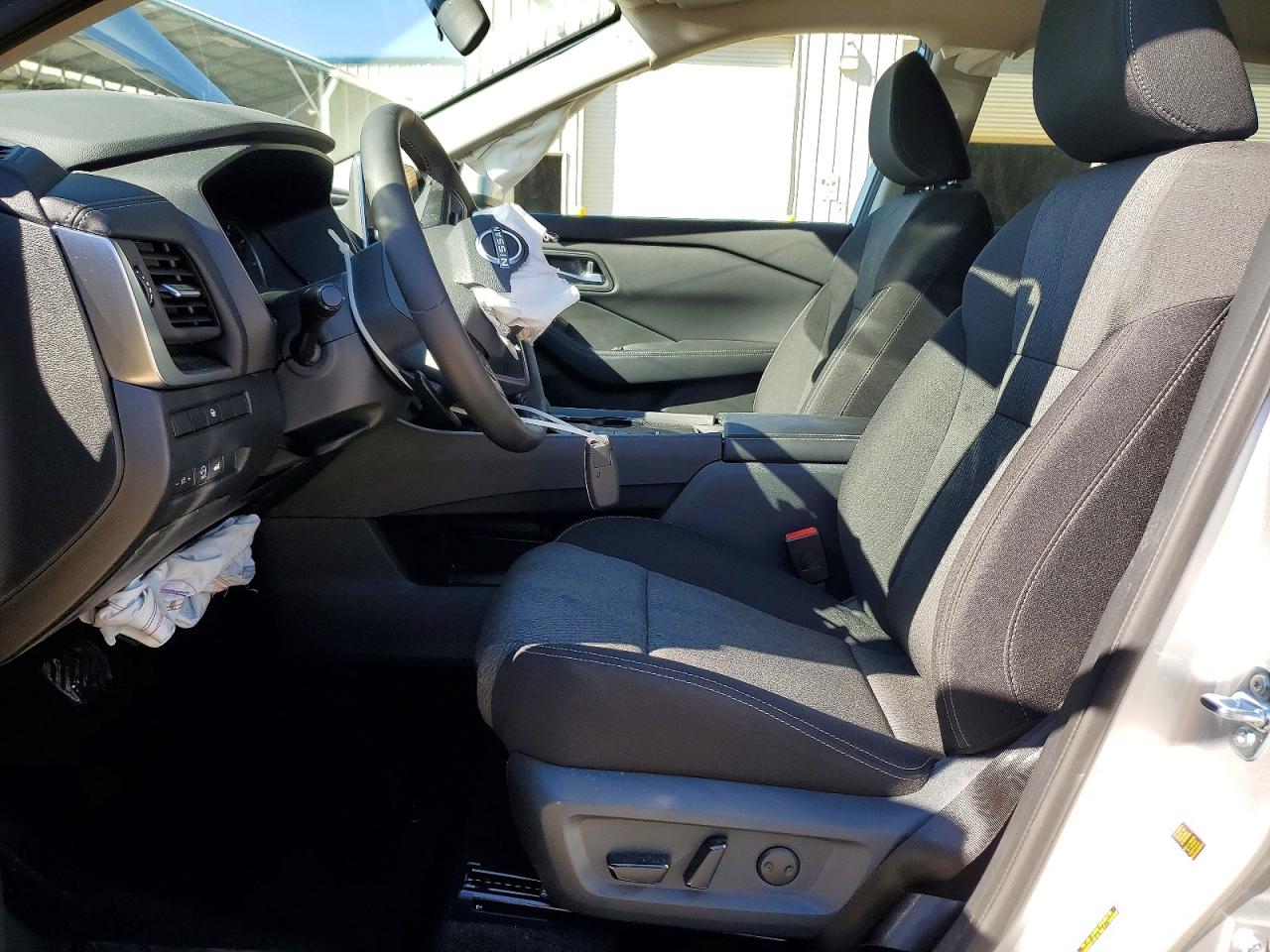2025 NISSAN ROGUE SV photo 7