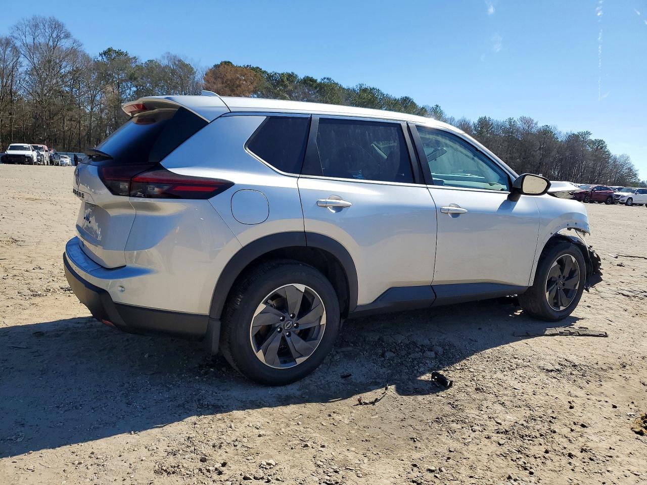 2025 NISSAN ROGUE SV photo 3