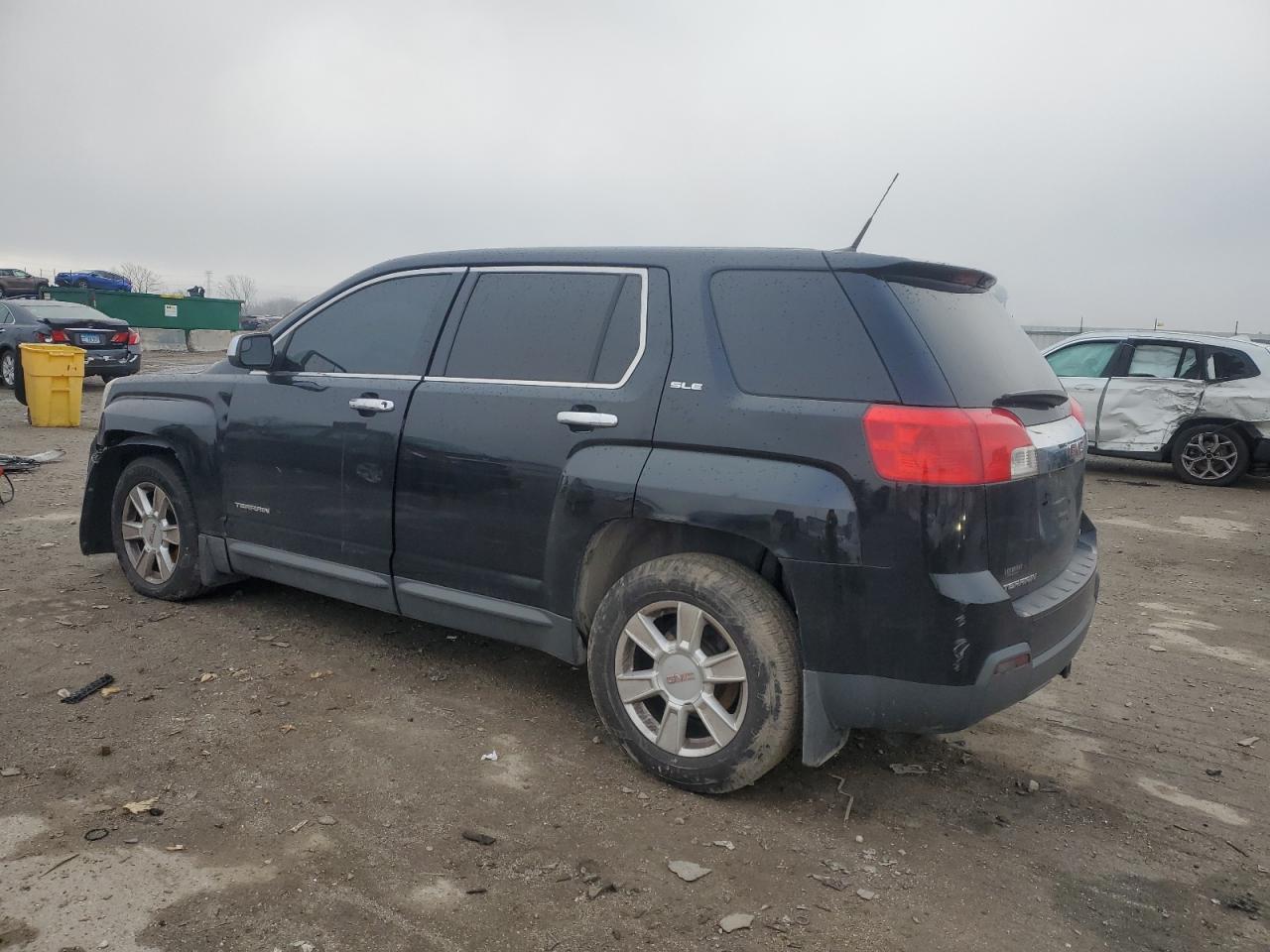 2012 GMC TERRAIN SLE photo 2