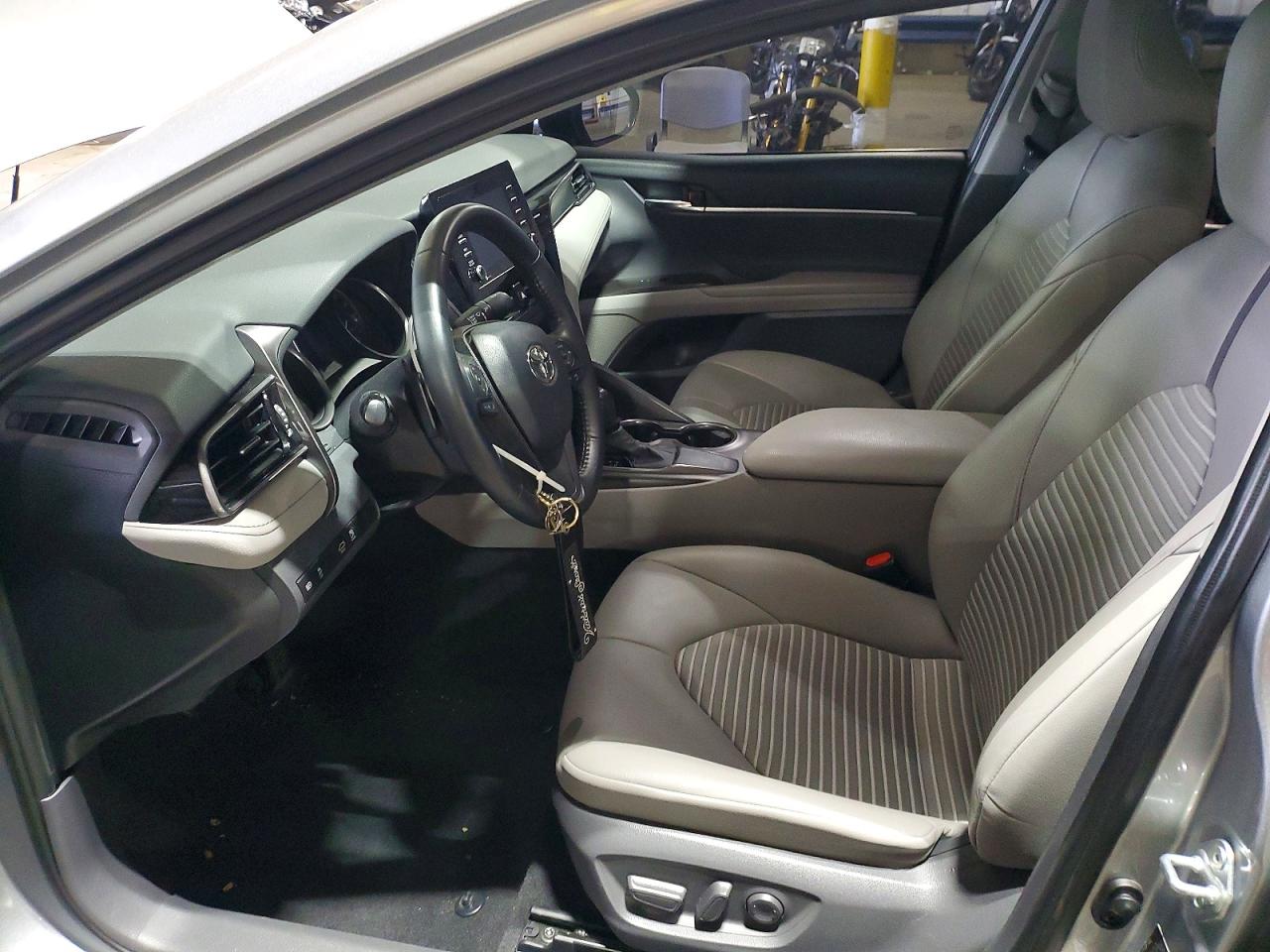 2021 TOYOTA CAMRY SE photo 7