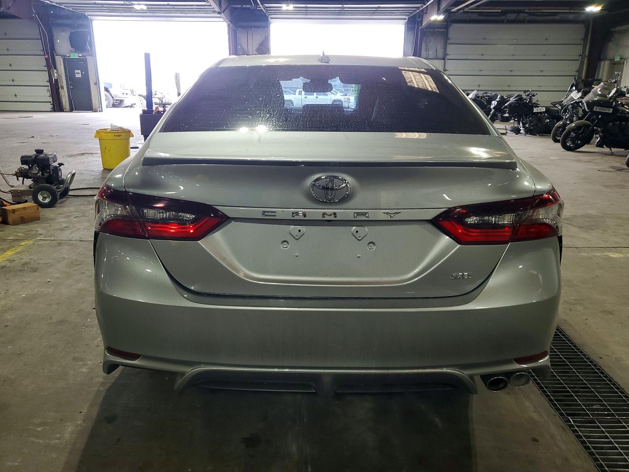 2021 TOYOTA CAMRY SE photo 6