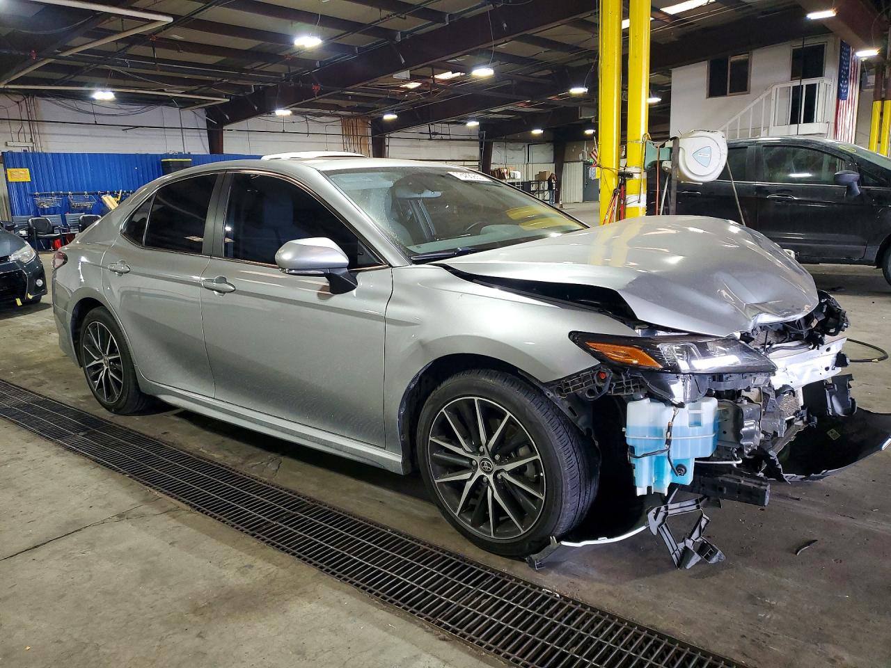 2021 TOYOTA CAMRY SE photo 4