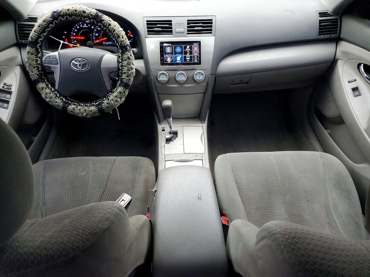 2010 TOYOTA CAMRY LE photo 8