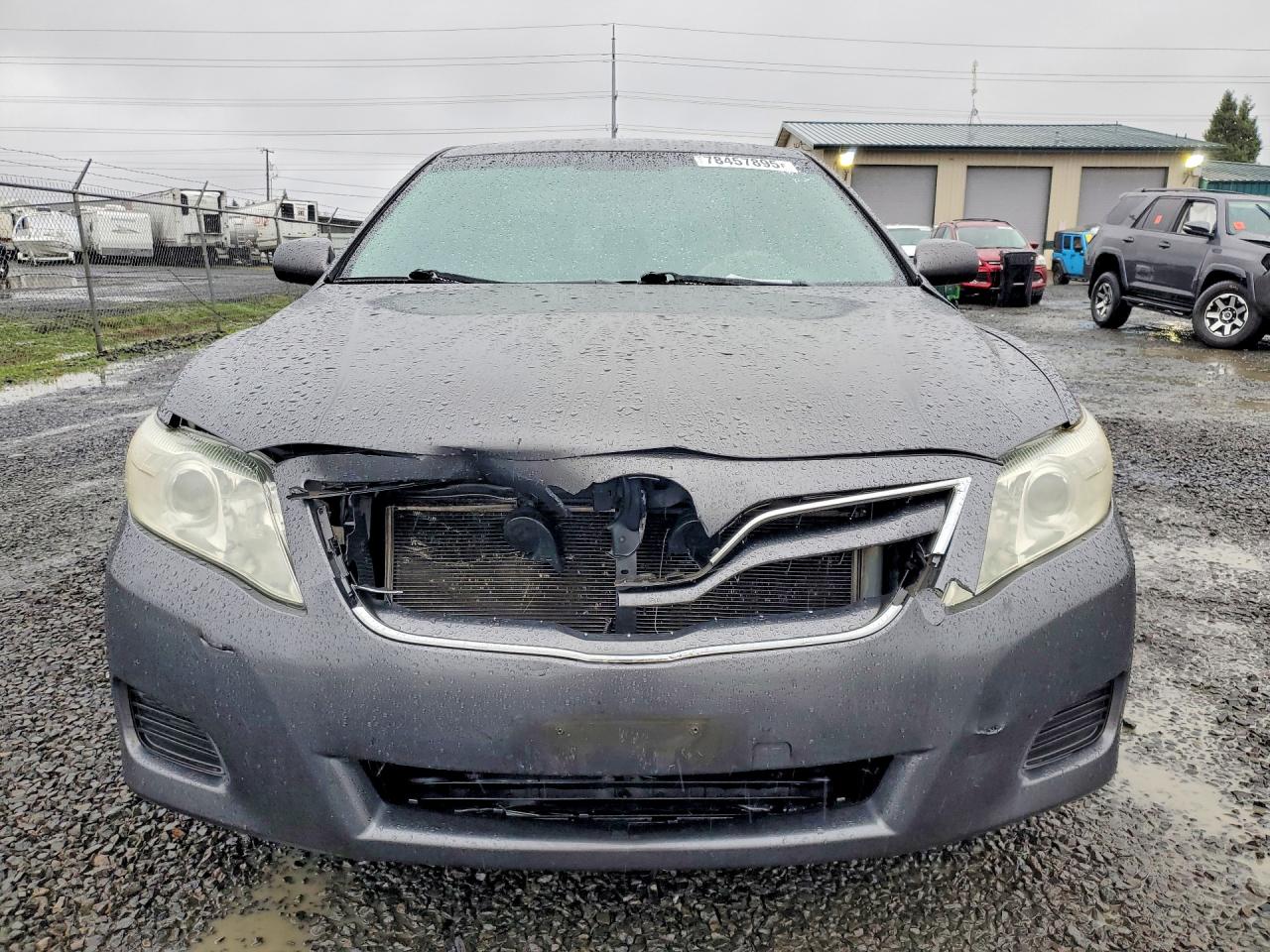 2010 TOYOTA CAMRY LE photo 5