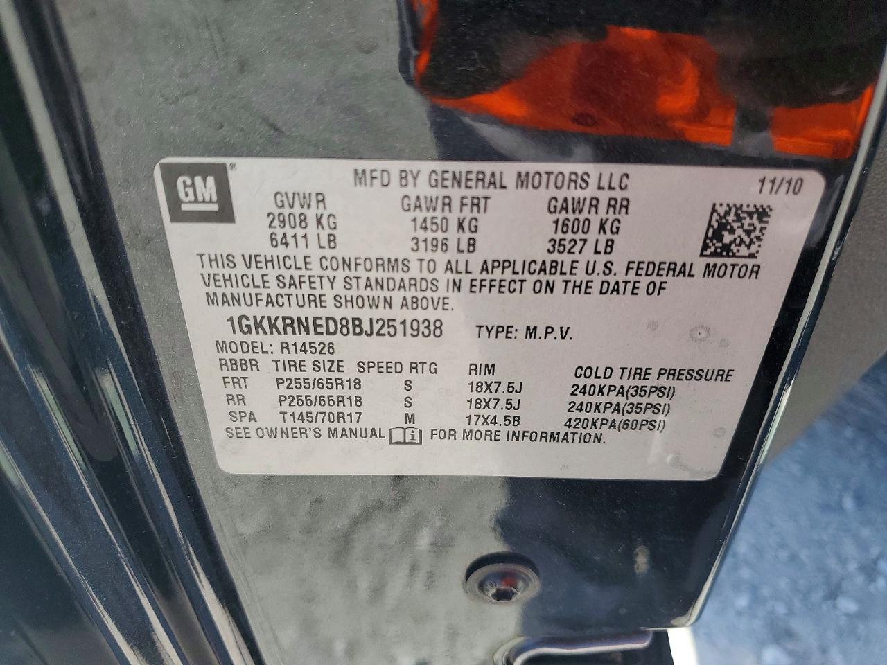 2011 GMC ACADIA SLE photo 25