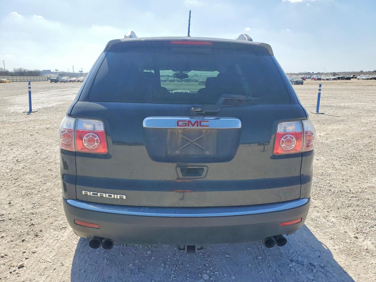 2011 GMC ACADIA SLE photo 11
