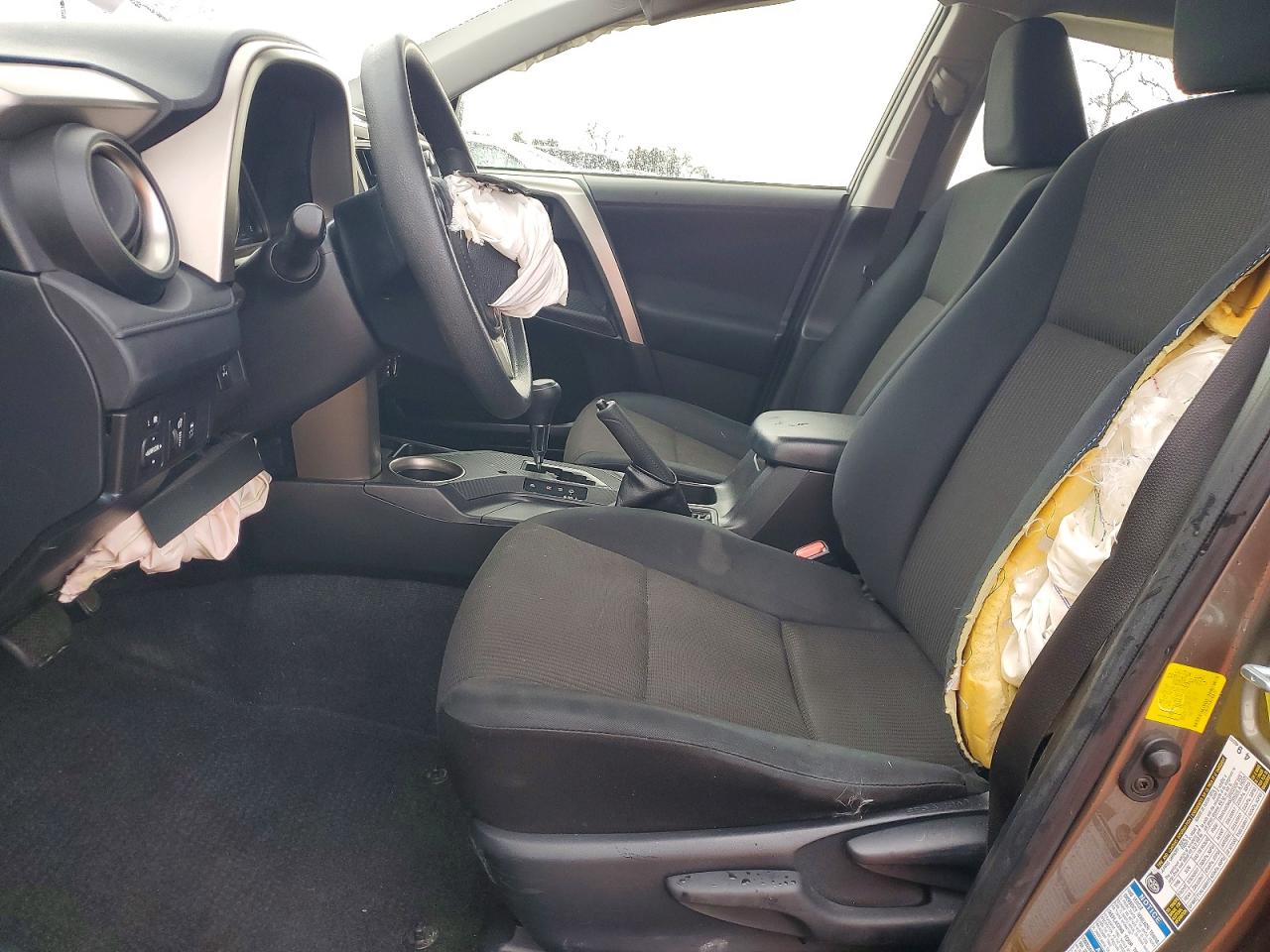 2014 TOYOTA RAV4 LE photo 7