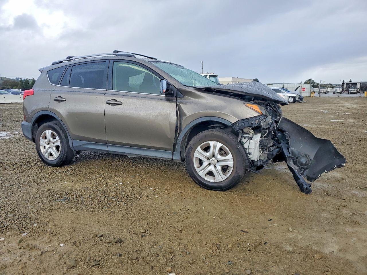 2014 TOYOTA RAV4 LE photo 4