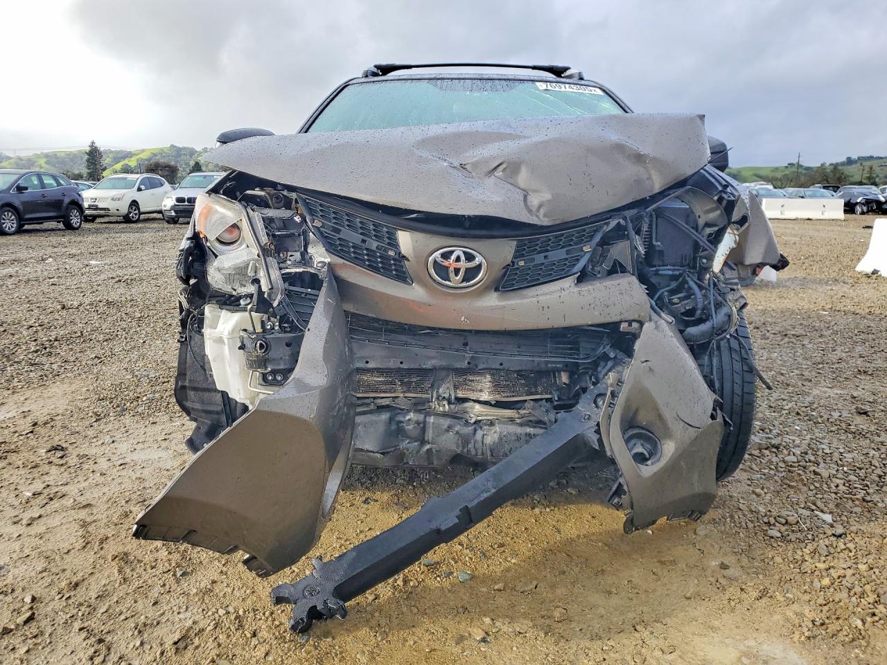 2014 TOYOTA RAV4 LE photo 5