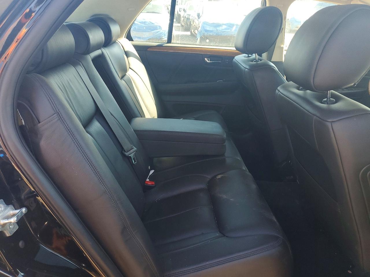 2011 CADILLAC DTS PLATINUM photo 10