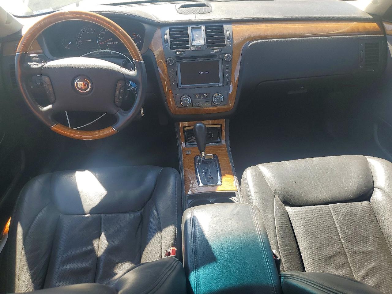 2011 CADILLAC DTS PLATINUM photo 8