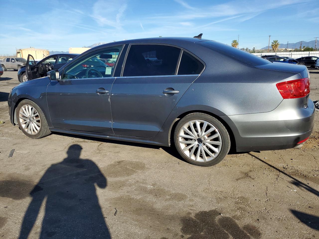 2013 VOLKSWAGEN JETTA SE photo 4