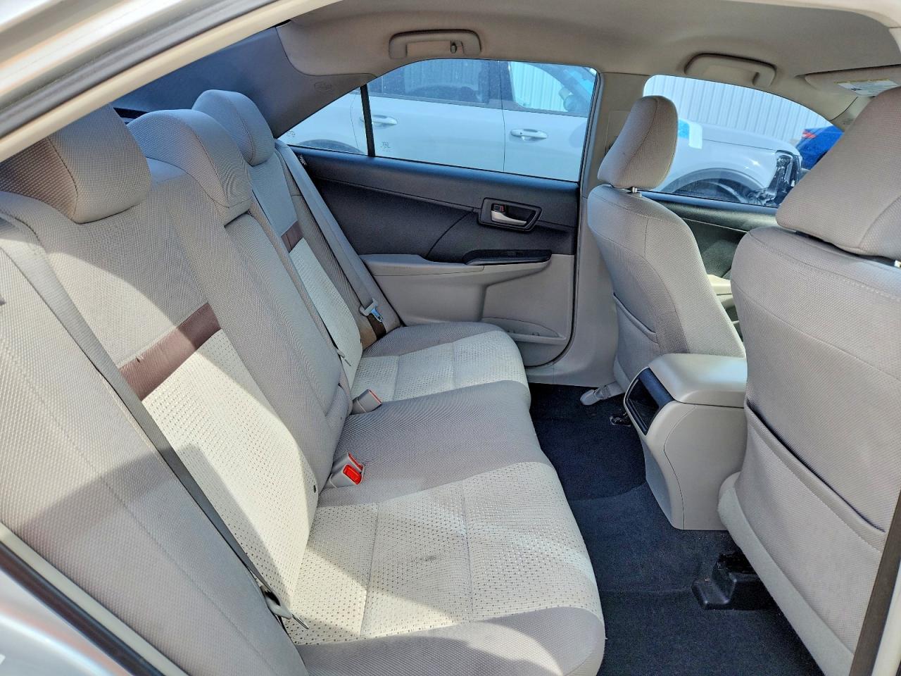 2014 TOYOTA CAMRY LE photo 19