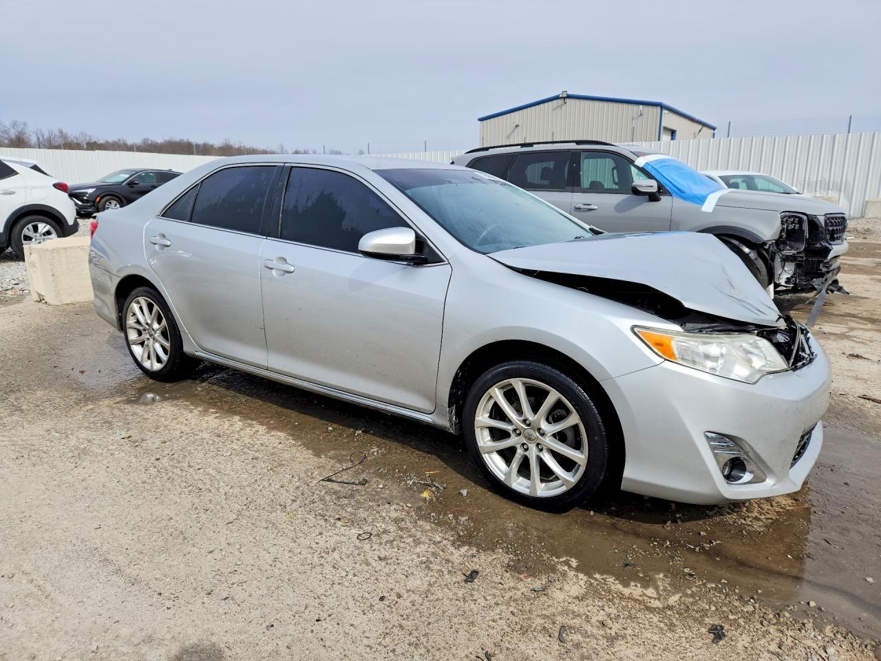 2014 TOYOTA CAMRY LE photo 7