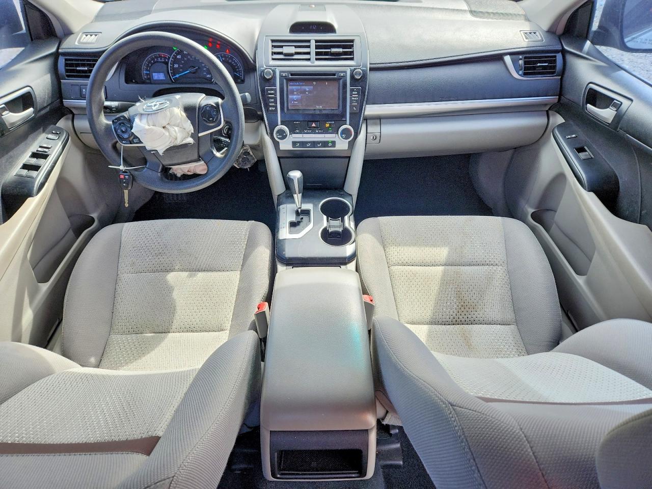 2014 TOYOTA CAMRY LE photo 15